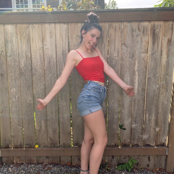 Meet your Posher, Karly - Picture 1 of 1